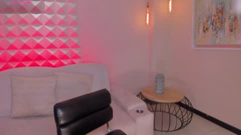 MARIA HERRERA  online show from July 12, 1:20 am