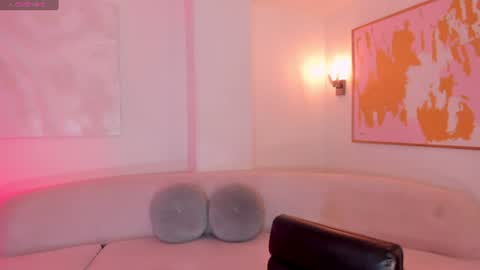 MARIA HERRERA  online show from June 26, 11:32 pm