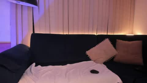 mariana__thompson online show from April 10, 6:30 am