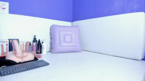 mariana_rossi_ online show from April 13, 1:26 pm