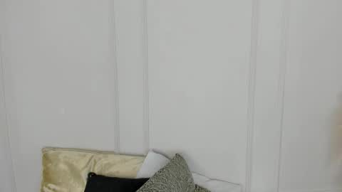 Maria Pettit online show from February 17, 11:20 am