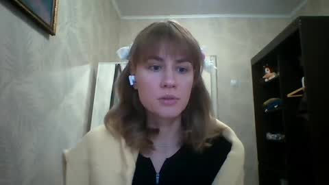 Elianor online show from April 25, 3:20 pm