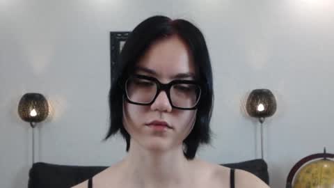 Marie Fitch online show from December 5, 1:05 am