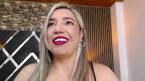 marie_hss online show from April 6, 8:54 pm