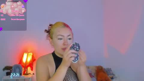 Mariee online show from May 25, 7:31 pm