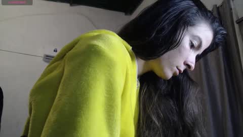 Snapshot of mariel_sins21 chatting on October 23, 11:05 pm Mariie online show from October 23, 11:05 pm