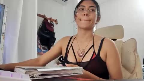 marilove40925 online show from October 14, 10:46 pm