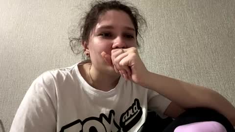 Emmie online show from April 15, 11:35 am