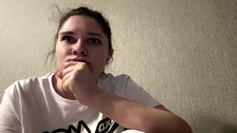 Emmie online show from April 12, 10:08 am