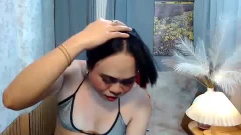 LEAH online show from February 18, 2:50 pm