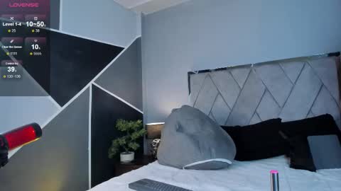 Snapshot of mark_broown_ chatting on October 21, 8:12 pm mark_broown_ online show from October 21, 8:12 pm