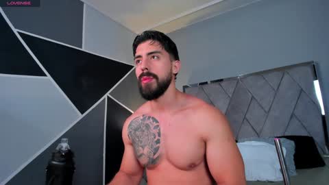 Snapshot of mark_broown_ chatting on January 23, 1:51 am mark_broown_ online show from January 23, 1:51 am