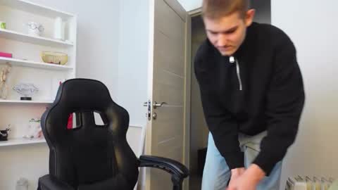 MARK KARSON online show from February 22, 9:46 am