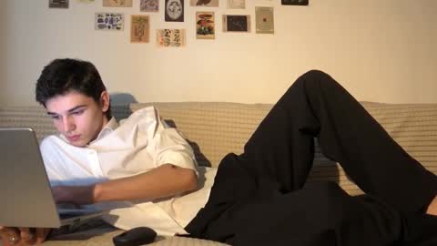 Snapshot of mark_romal chatting on October 18, 12:31 pm Mark online show from October 18, 12:31 pm