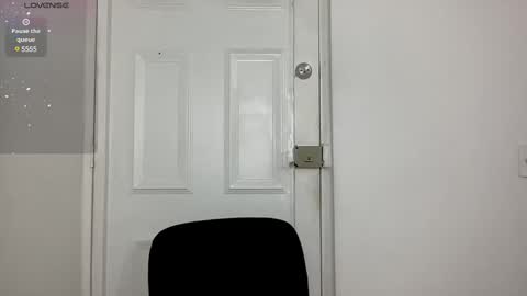 MODEL Mark Rut online show from February 17, 6:20 am