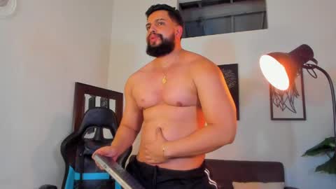 mark_x23 online show from May 26, 5:13 am
