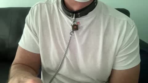 markmodel321 online show from April 23, 10:44 pm