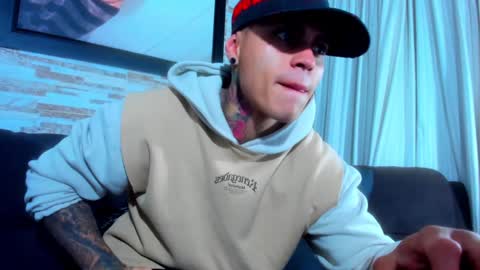 Sebastian online show from January 24, 2:18 am