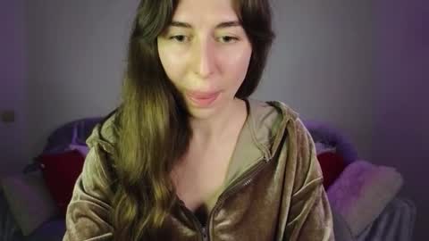 Mary online show from December 18, 2:23 pm