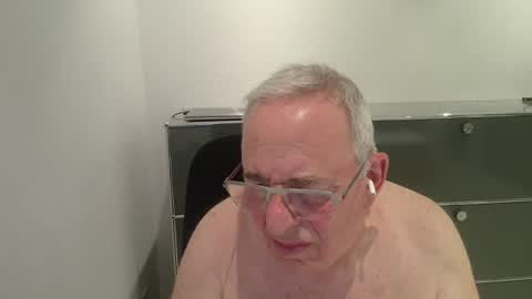 martin_1947 online show from July 28, 9:14 pm
