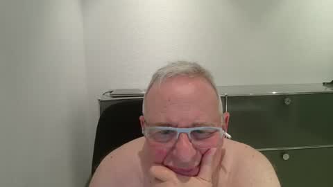 martin_1947 online show from June 11, 10:08 pm