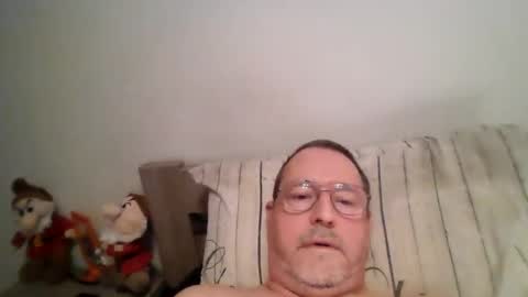 Snapshot of martinb62 chatting on October 15, 11:16 pm Hotguy61 online show from October 15, 11:16 pm