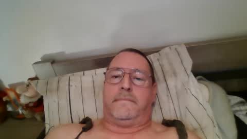 Snapshot of martinb62 chatting on October 5, 7:54 pm Hotguy61 online show from October 5, 7:54 pm