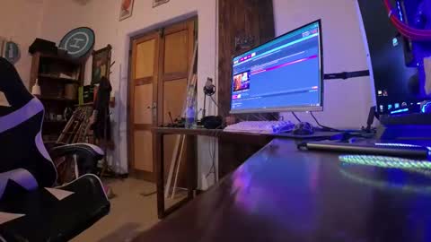 martingillesg online show from March 27, 11:22 am