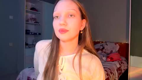 Snapshot of martinwion chatting on September 28, 8:51 pm Emily online show from September 28, 8:51 pm