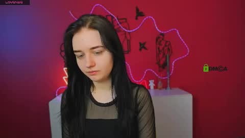 mary skiny online show from April 19, 5:19 am