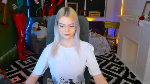 MaryJev online show from December 14, 2:31 pm