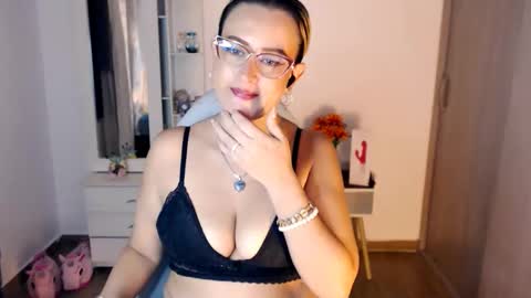 maryline online show from October 31, 12:22 am