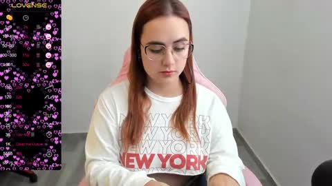 Dulce Maria online show from March 6, 7:54 pm