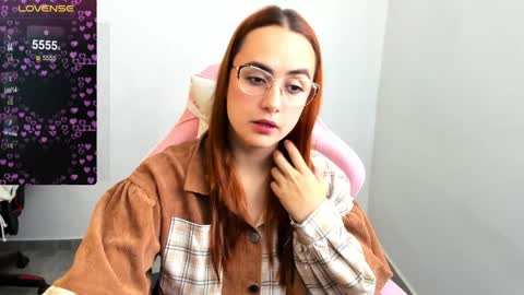 Dulce Maria online show from February 6, 4:47 pm