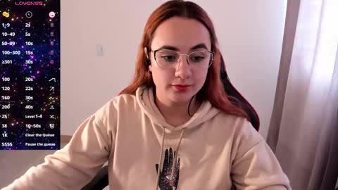 Dulce Maria online show from October 15, 8:09 pm