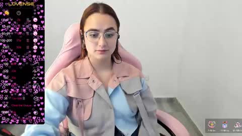 Dulce Maria online show from February 17, 11:11 pm