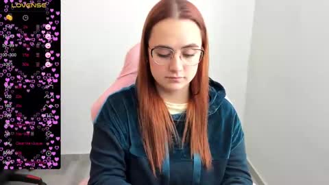 Dulce Maria online show from February 25, 6:55 pm