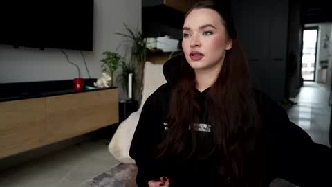 Marina online show from November 24, 1:54 pm