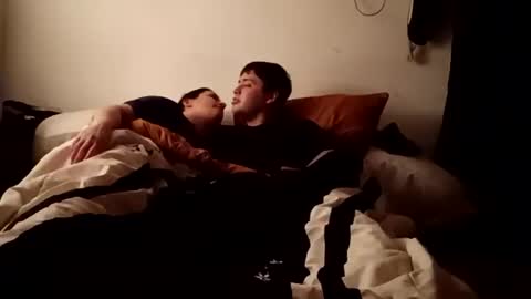 Mary y joni online show from April 21, 2:51 am