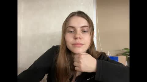 MaryYourr online show from November 23, 10:30 pm