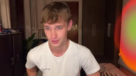 Snapshot of mason_gallagher chatting on September 29, 9:36 pm Mason online show from September 29, 9:36 pm