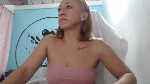 Snapshot of massielferretis chatting on October 2, 11:58 pm massiel ferreti online show from October 2, 11:58 pm