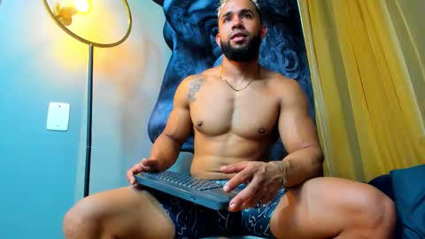 massimo_cruz online show from October 13, 11:40 pm
