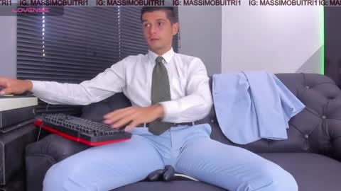 I am Massimo online show from April 10, 1:27 pm