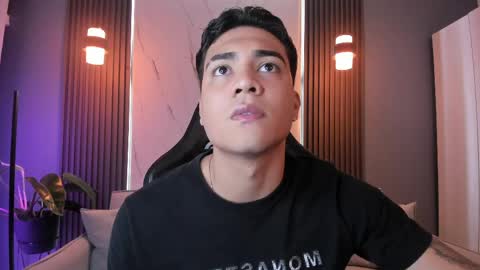 massimo_ross online show from April 20, 10:29 am