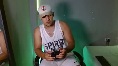 massimo_vidal online show from December 14, 1:12 am