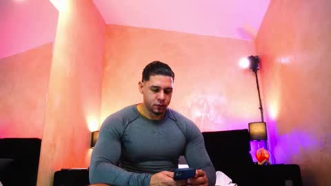 massimowalton2 online show from March 29, 1:24 pm