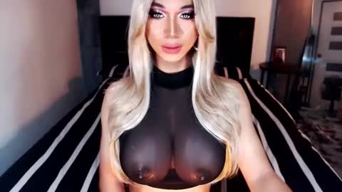 Snapshot of massivecockxmistress chatting on October 3, 3:04 am Aica online show from October 3, 3:04 am