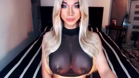 Snapshot of massivecockxmistress chatting on September 11, 5:25 pm Aica online show from September 11, 5:25 pm