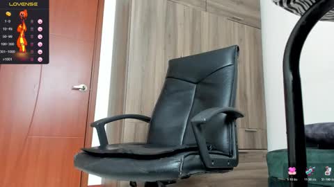 steven  online show from December 4, 8:52 pm